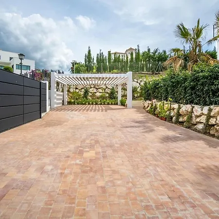 Olivos Villa *
